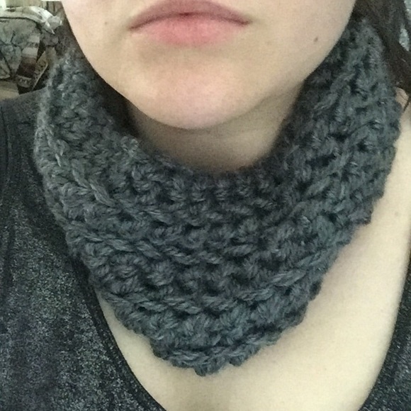 💕1 LEFT💕 Warm Neck Cowl/Scarf - Picture 2 of 2